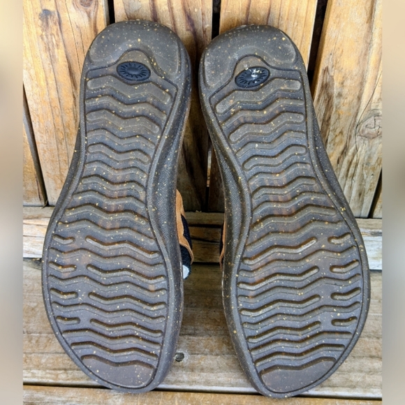 UGG Black , Suede Leather Slides, Sz 6 - Picture 8 of 10